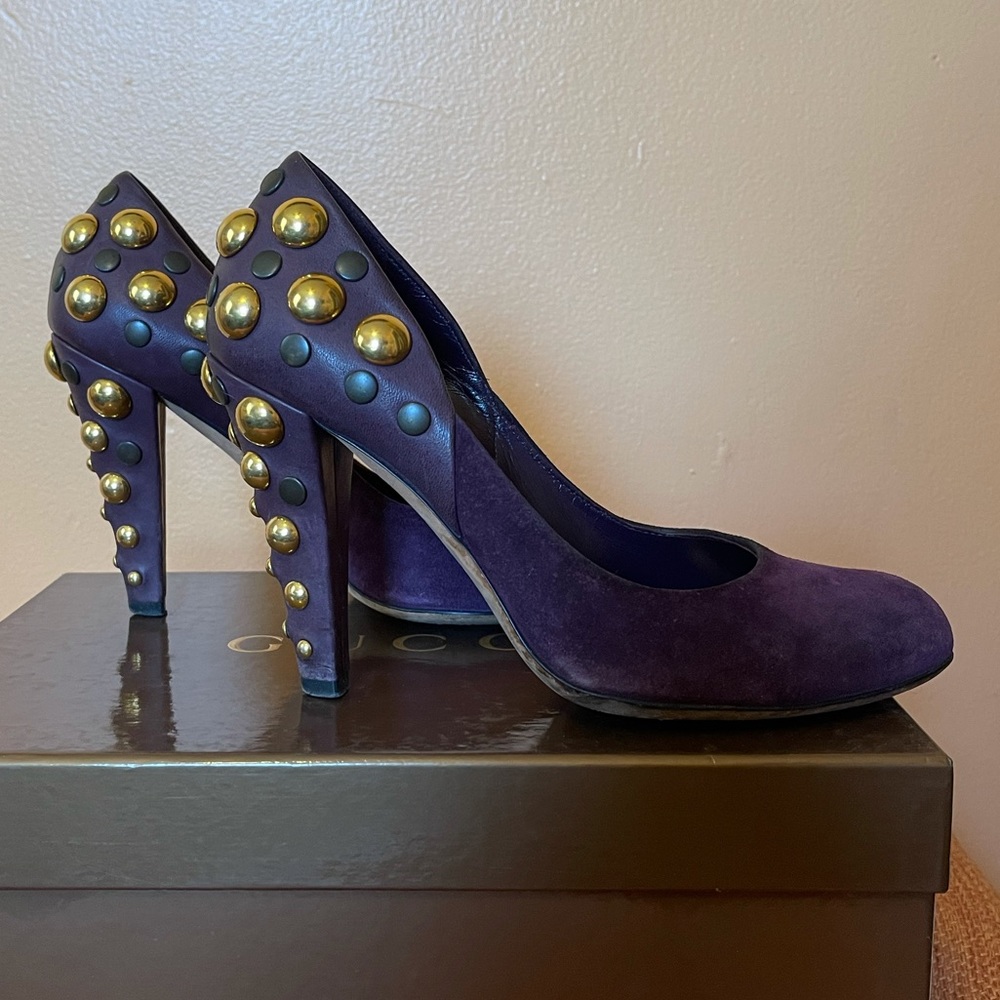 AUTHENTIC Gucci Purple Suede Pumps w/Studs